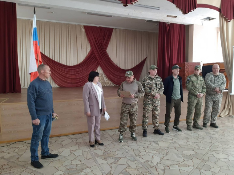 19 апреля 2023 г. в МАОУ СОШ16 г. Балаково состоялась встреча с участниками специальной военной операции - балаковцами..