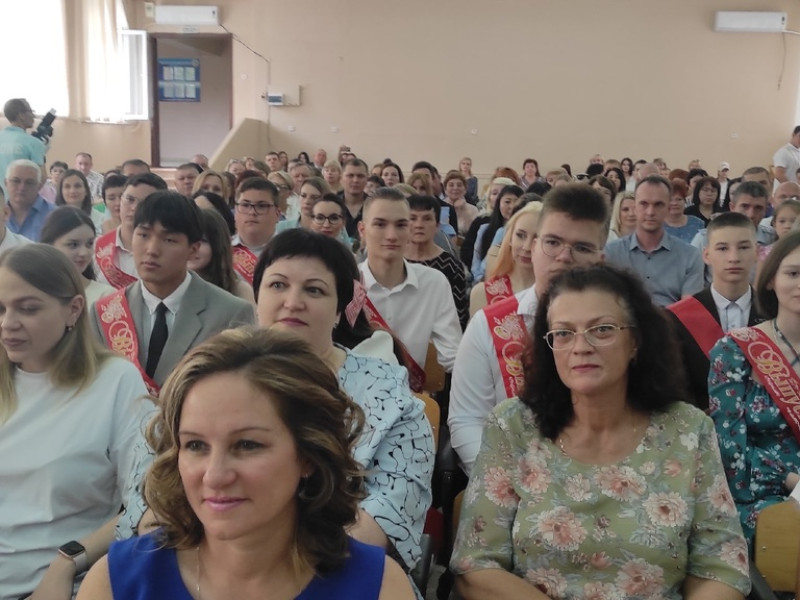 Вручение аттестатов в 9 классах в МАОУ СОШ 16 г. Балаково..